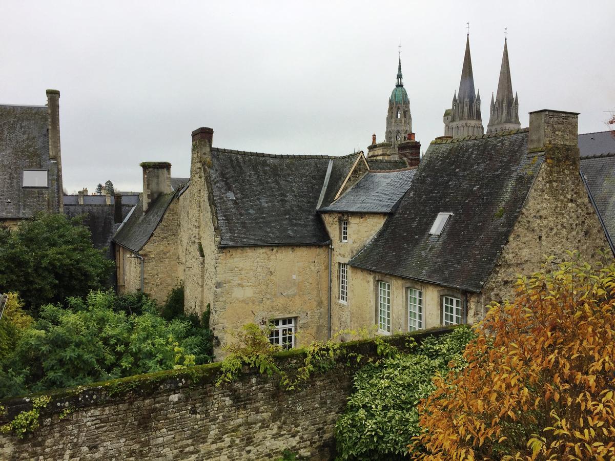 Апартаменты Le Drapeau Normand Байе Экстерьер фото